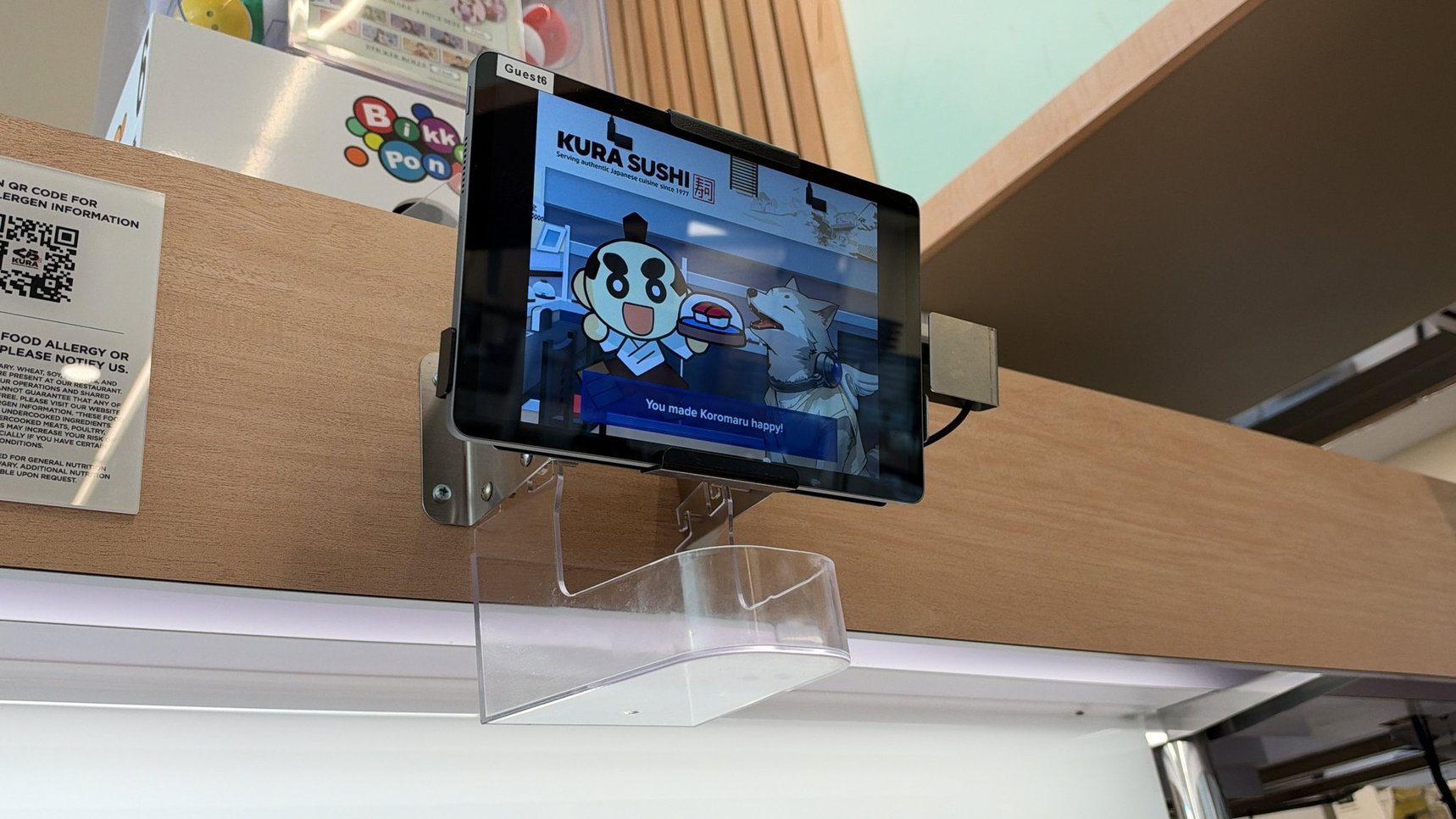 We were still lucky enough to have the Persona videos playing on our monitor at Kura Sushi.
