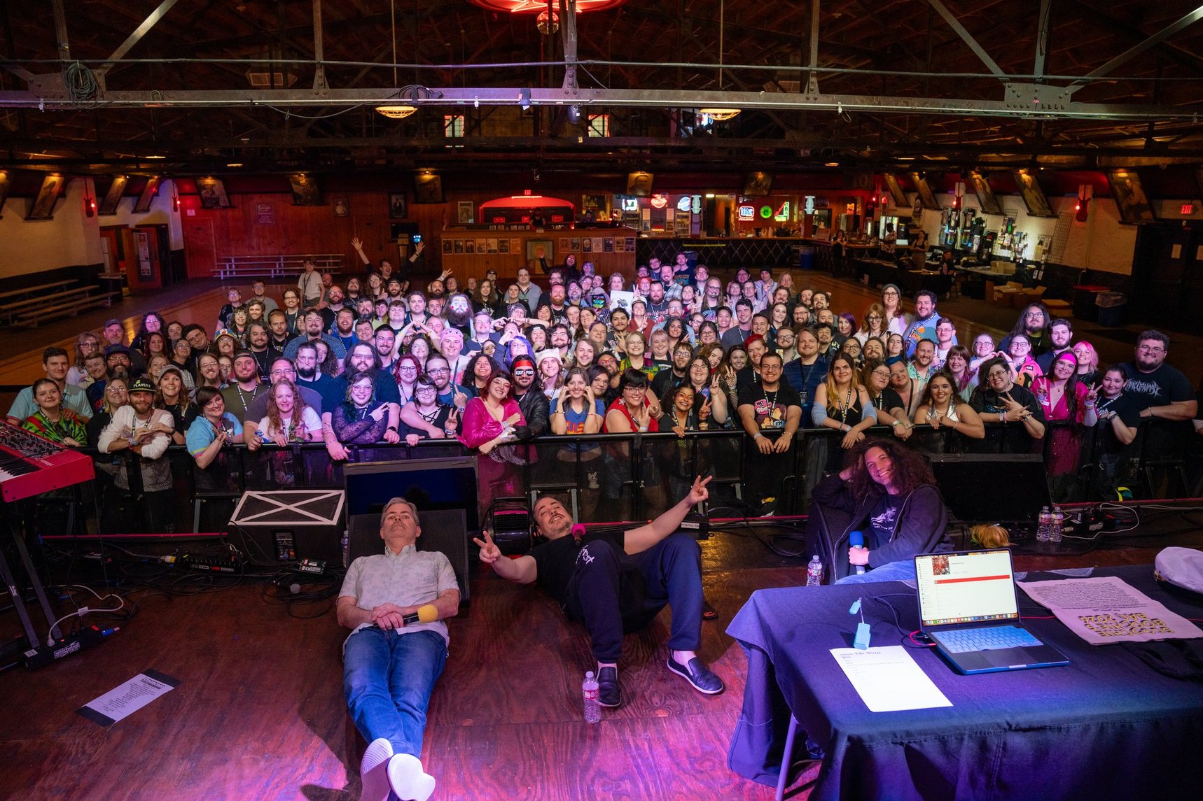 The VIP photo session with the whole group. Much larger than expected.